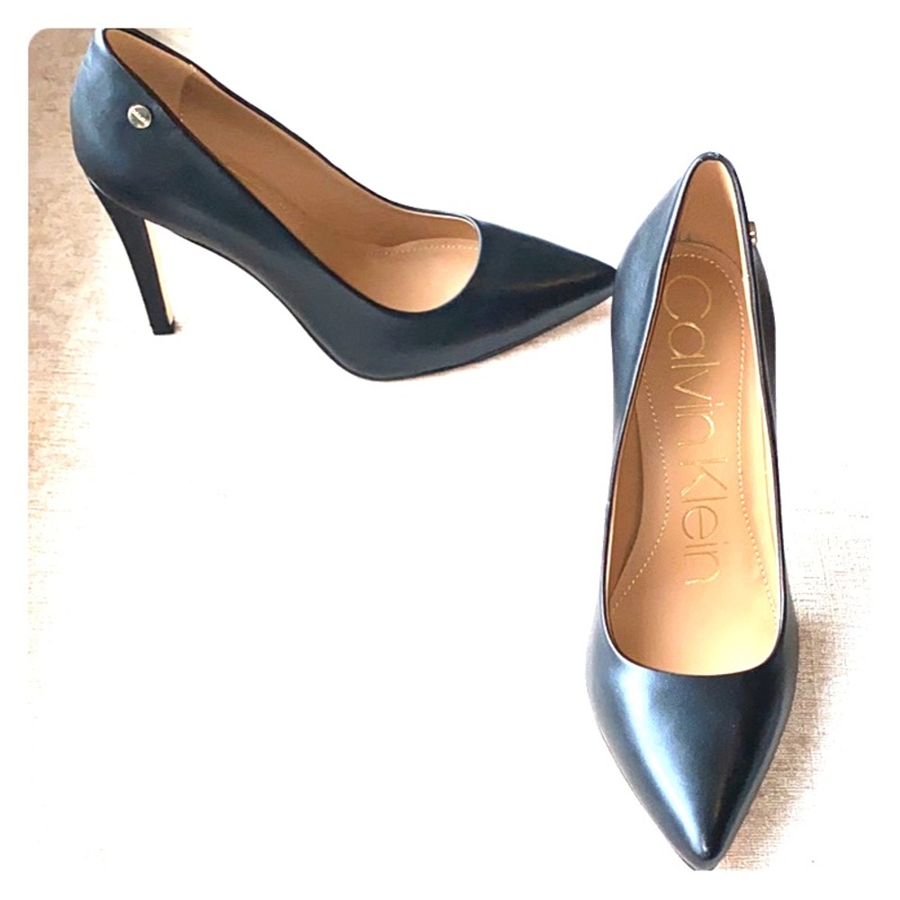 Calvin Klein Women’s Brady Pump Sz 6.5 Black